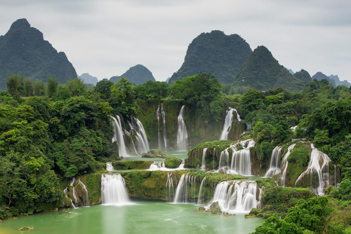 Apply for Vietnam visa online to travel to Vietnam this December