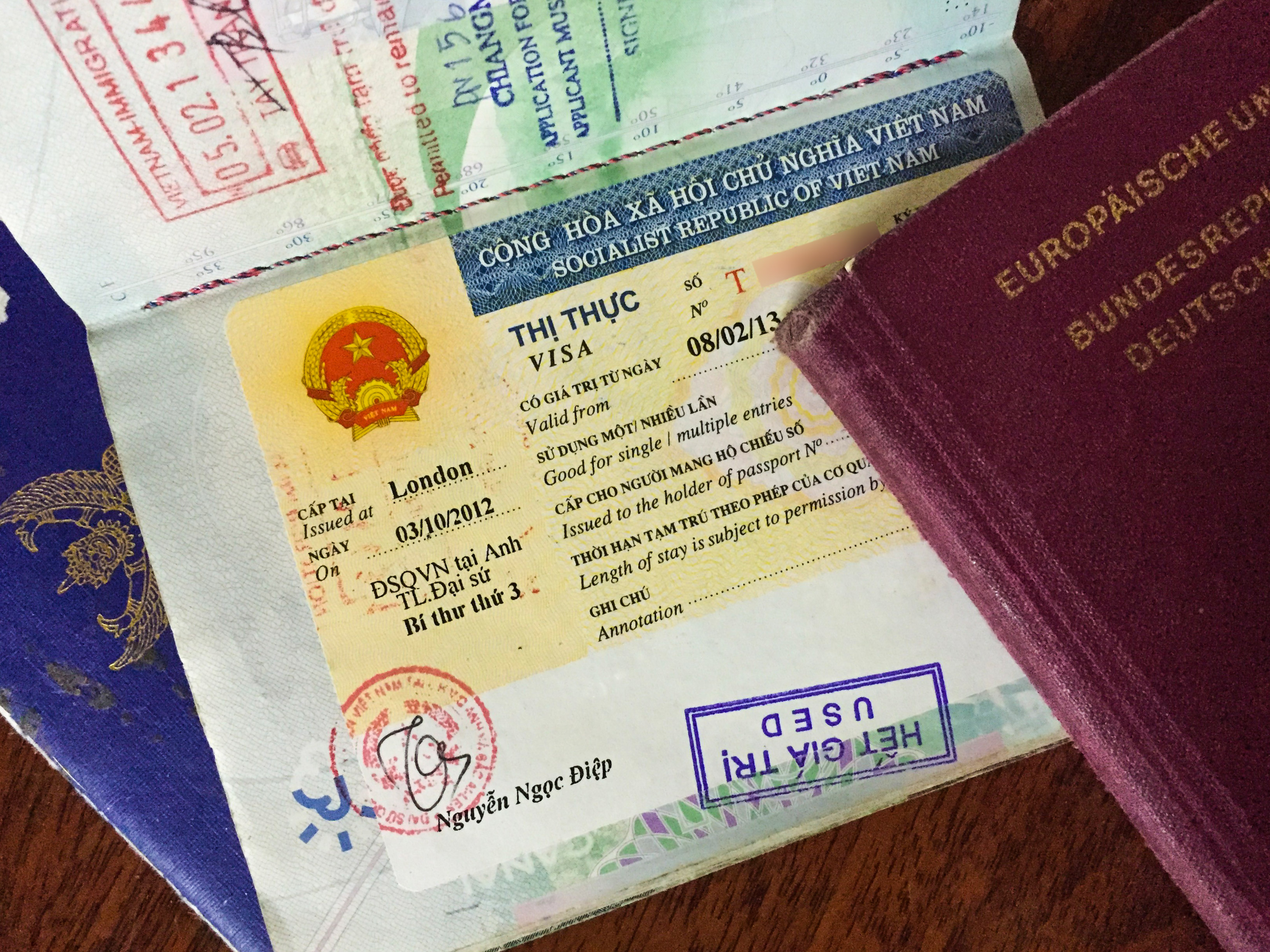 Getting Visa at Vietnam Embassy vs getting Visa On Arrival. Which one to choose?