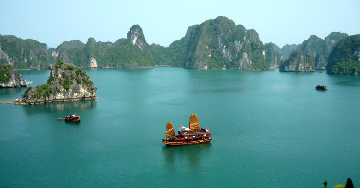 Getting a visa for Vietnam to enjoy the picturesque scenery of Ha Long Bay